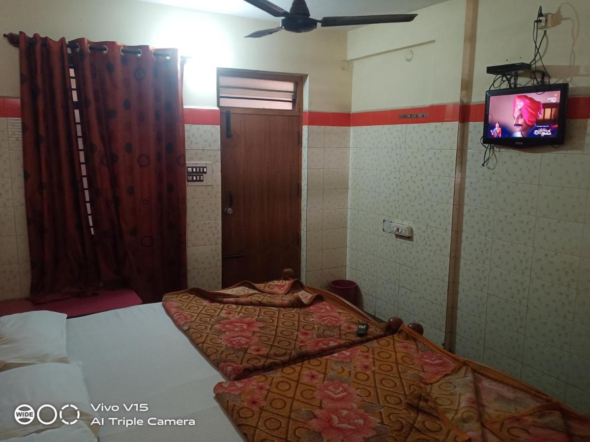 Sharada Kk Residency Villa Mysore Kamer foto